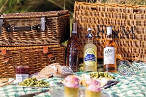 Alimentos y bebidas