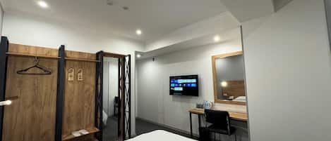 Chambre Simple Deluxe | Bureau, espace de travail pour ordinateur portable