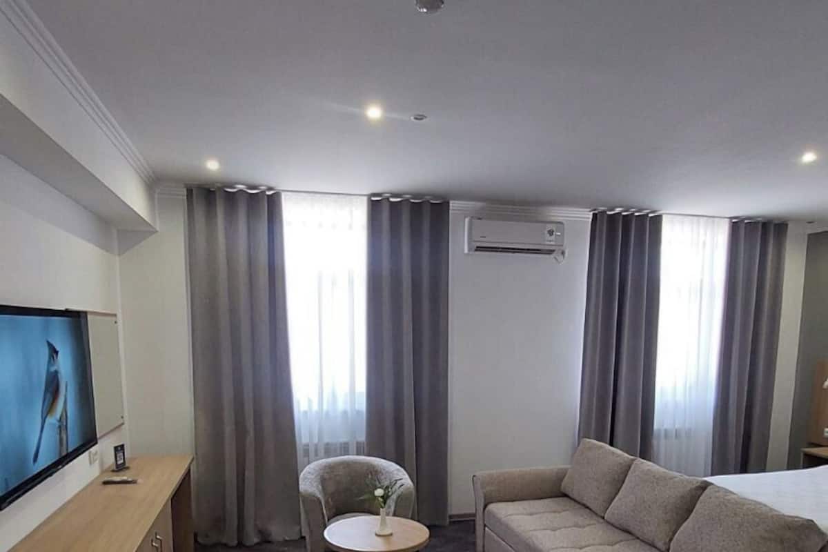 Luxury Suite | Living area