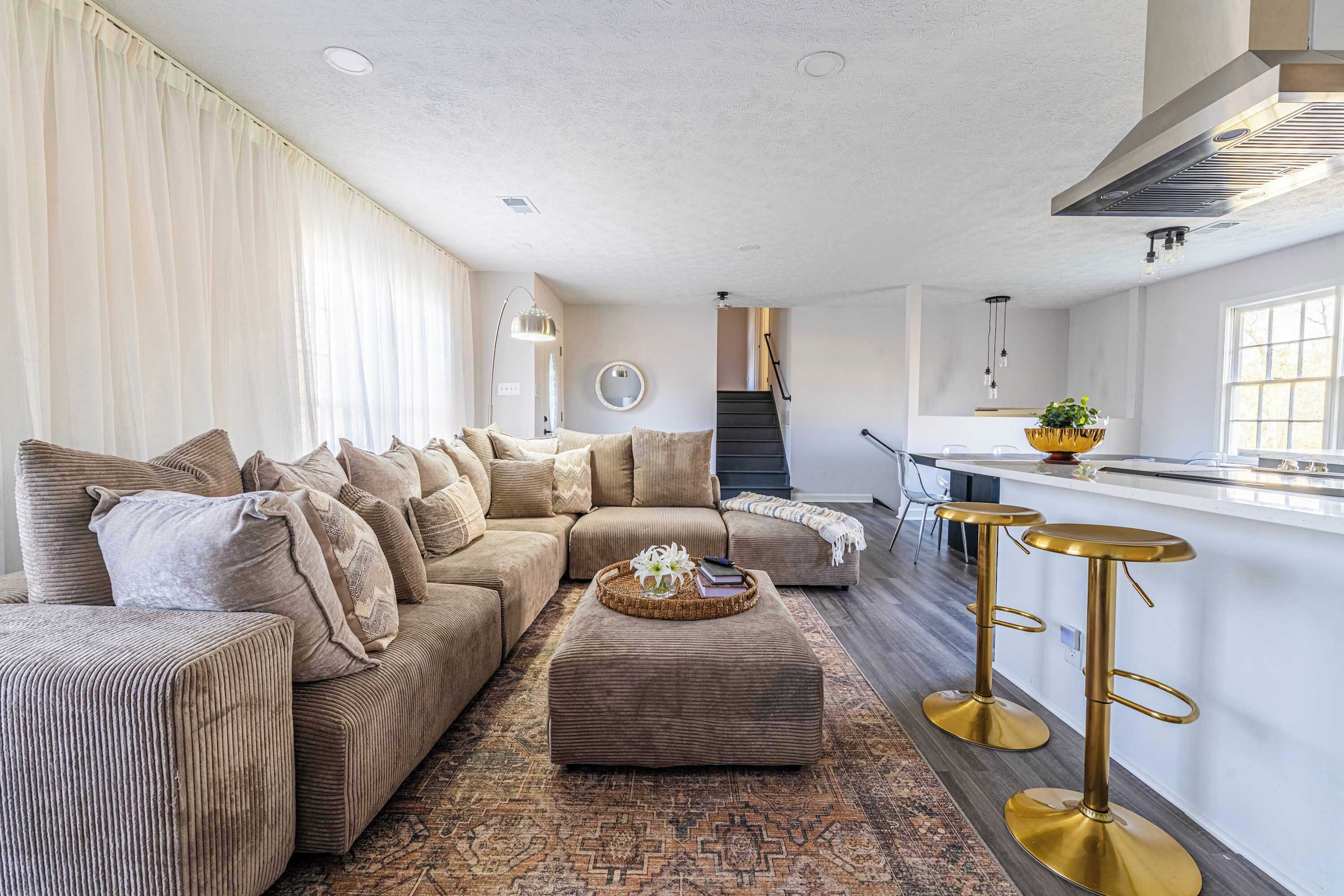 Televisión y chimenea 