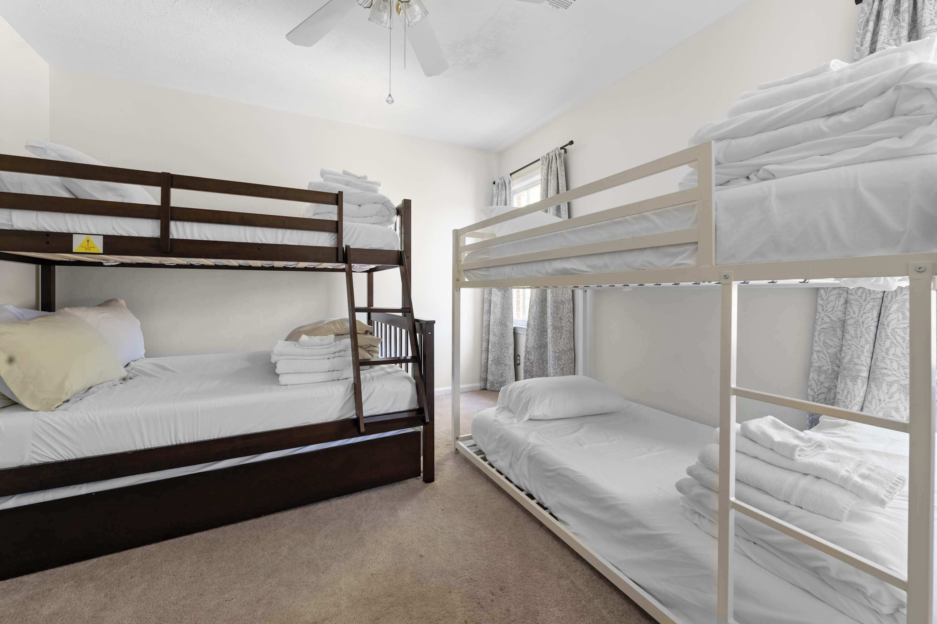 4 camere, una scrivania, ferro/asse da stiro, Wi-Fi