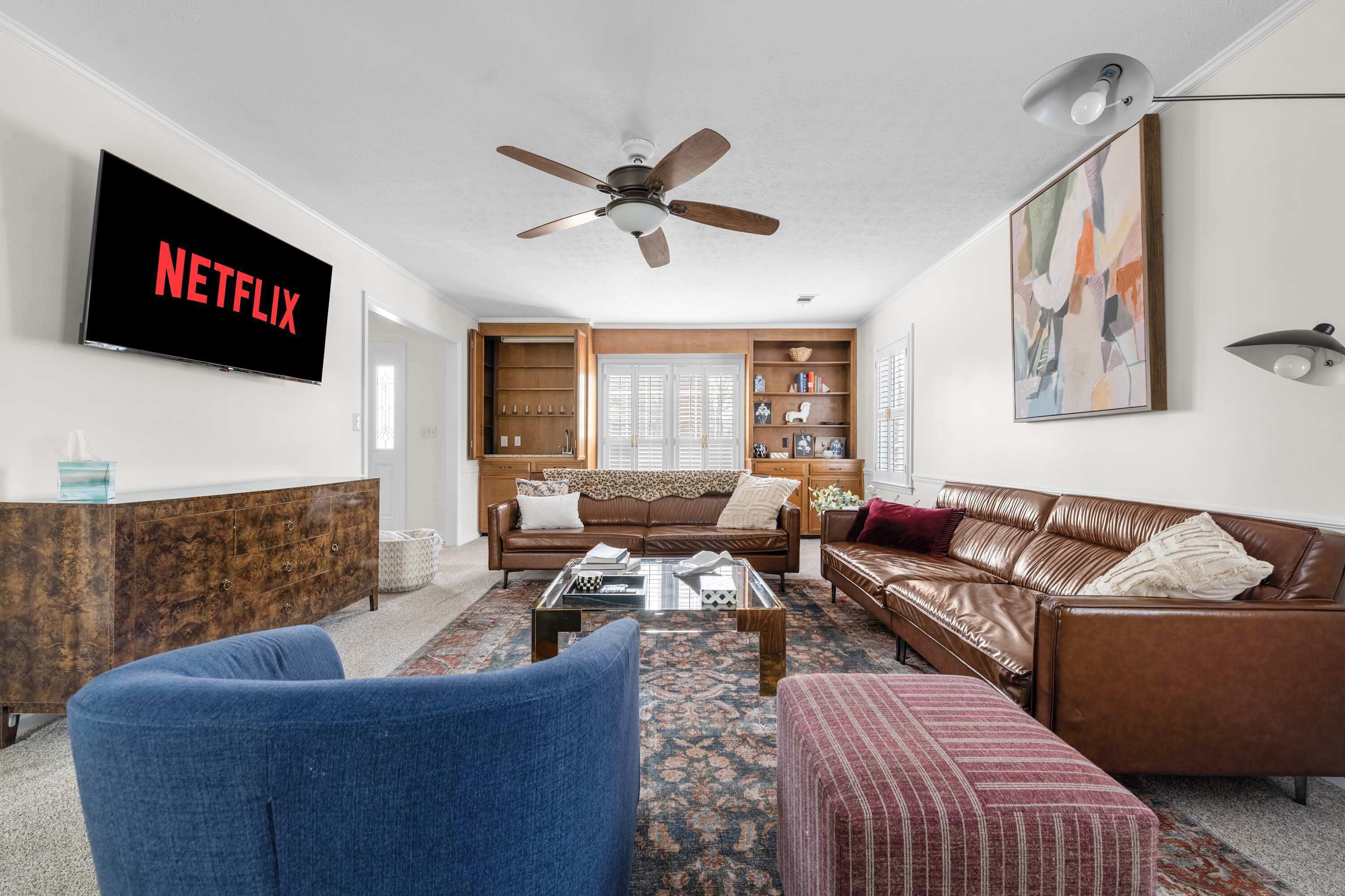 电视、壁炉、办公室