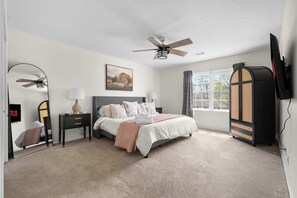 4 dormitorios, escritorio, tabla de planchar con plancha y wifi