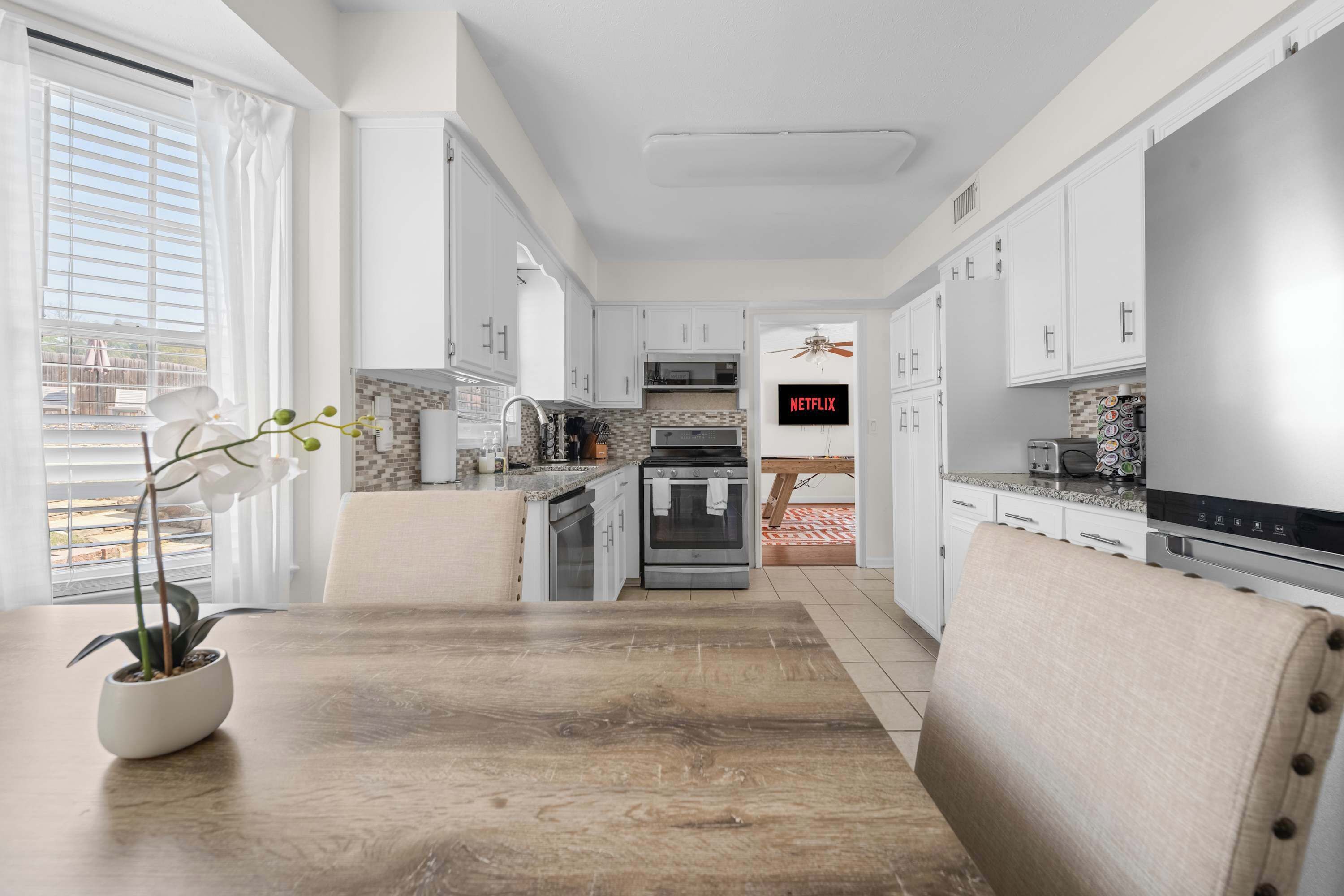 冰箱、微波炉、烤箱、炉灶