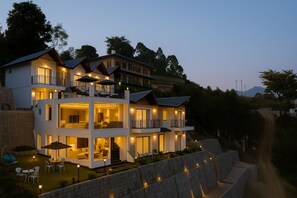 Front of property - The Barns Resorts (Bhimtal)