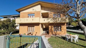 Apartment, 2 Bedrooms, Garden View | Outdoor dining - Cozy top Floor With Shared Garden (San Michele al Tagliamento)
