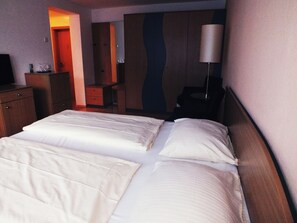 Suite Confort, vista a la colina | Escritorio, tabla de planchar con plancha y wifi gratis 