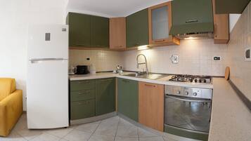 Basic Apartment | Private kitchen