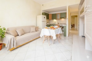 Basic Apartment | Living area - Littardi Smart Suite (Imperia)