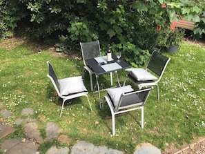 Ferienhaus, 2 Schlafzimmer, Kamin | Speisen im Freien