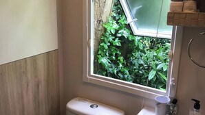 House, 2 Bedrooms, Fireplace | Bathroom - Badgers Nestled in a Cozy Corner of the (Wadebridge)