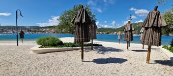 Cute apartment in stone house near sea