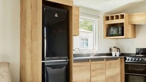 Unclassified image, 4 of 11, button - HayIing Island Silver 3 Bed Caravan S012 (Hayling Island)