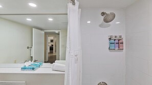 Shower - Flip-Flops & Sunshine: Islamorada Studio Escape (Islamorada)
