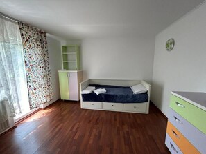 4 間睡房、熨斗/熨衫板、Wi-Fi