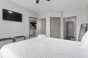 2 habitaciones, tabla de planchar con plancha, cuna de viaje y wifi