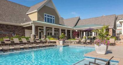 2BR Apartment w/KingBeds*Shopping*P&L*RiverMarket