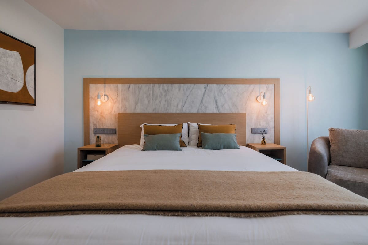 Chambre Double | Literie de qualité supérieure, matelas Select Comfort, minibar