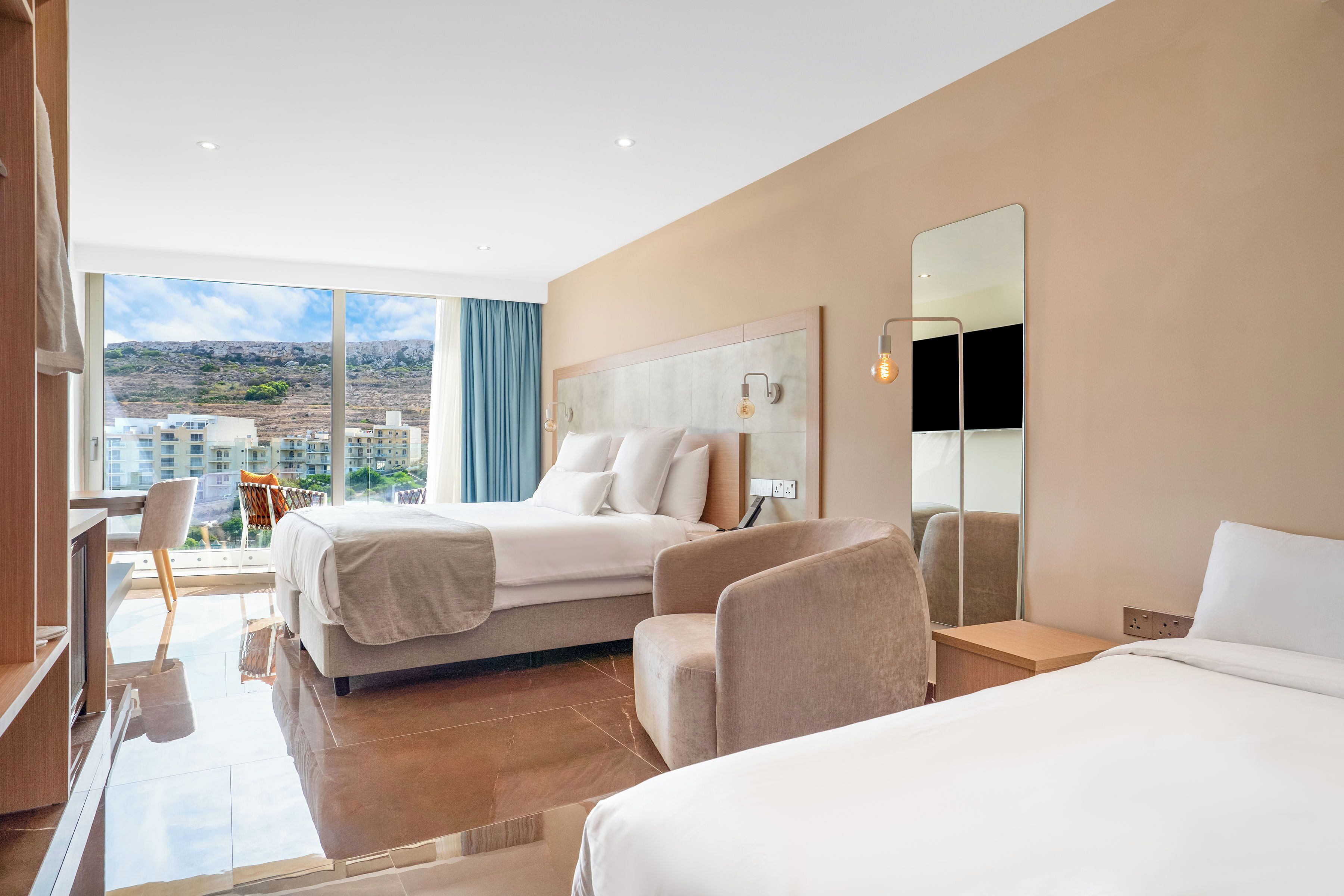 Deluxe Triple Room | Premium bedding, Select Comfort beds, minibar, in-room safe