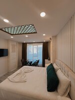 套房, 城市景观 | 办公桌、笔记本电脑工作区、免费 WiFi