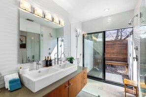 Shower, hair dryer, towels