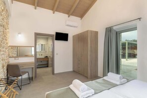 2 Schlafzimmer, Zimmersafe, Schreibtisch, Bügeleisen/Bügelbrett