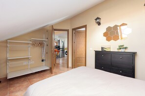 1 chambre, fer et planche Ă repasser, Wi-Fi, draps fournis