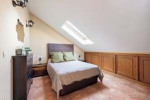 1 chambre, fer et planche à repasser, Wi-Fi, draps fournis