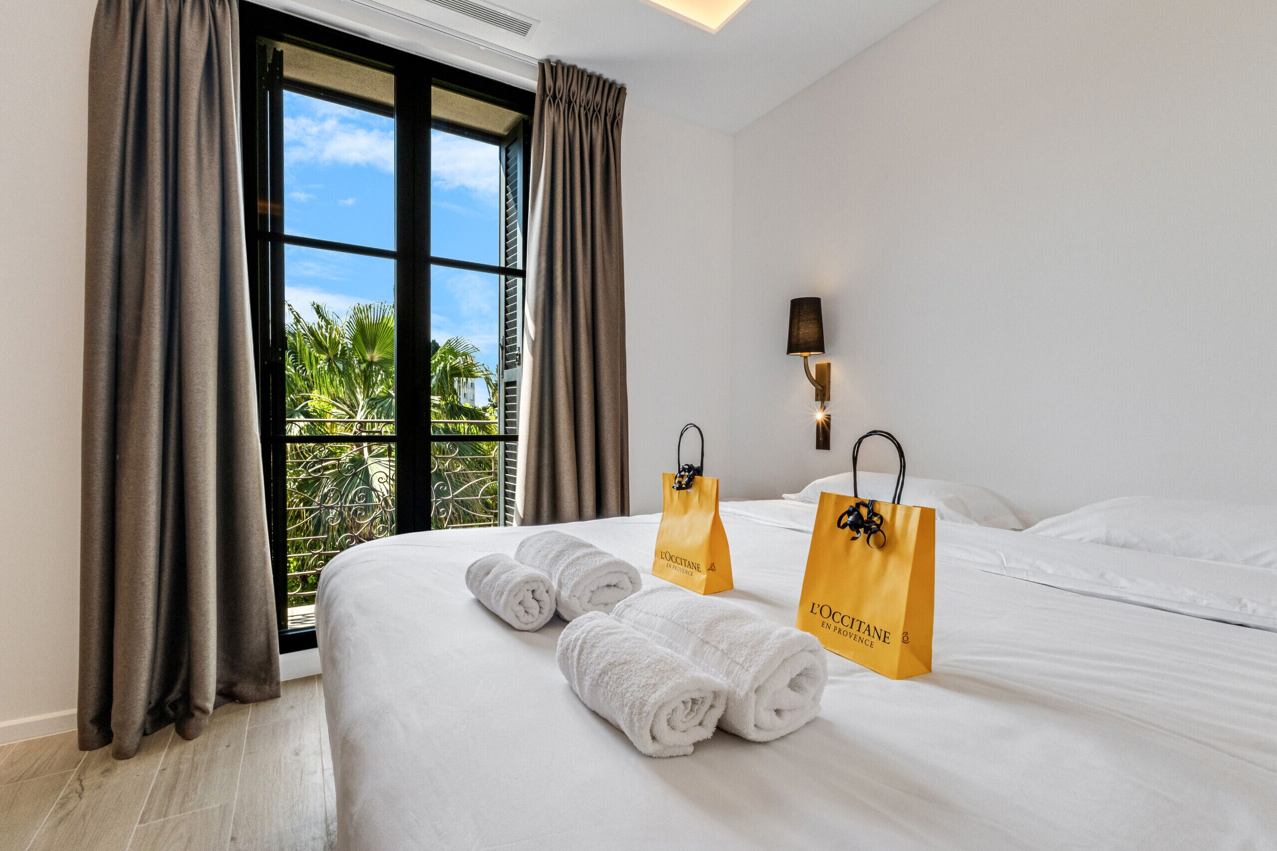 5 bedrooms, in-room safe, iron/ironing board, free WiFi
