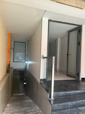 Interior entrance - Anna Premier Apartment Ho Chi Minh 2 (Ho Chi Minh City)