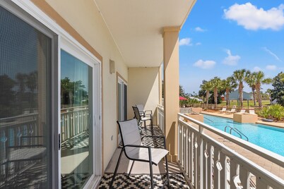 This condominium is a 3 bedroom(s), 3 bathrooms, located in Mexico Beach, FL.