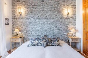 3 soverom, strykejern/-brett, wi-fi (inkludert) og sengetøy