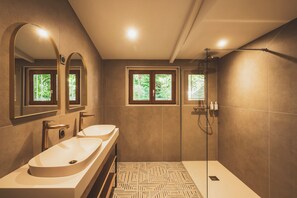 Habitación Deluxe | Baño | Zapatillas