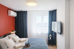 Comfort-Apartment, Balkon, Stadtblick | 1 Schlafzimmer, Zimmersafe, individuell dekoriert