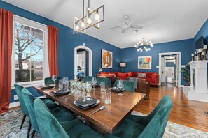 Unclassified image, 5 of 81, button