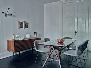 Duplex, Garden View | In-room dining
