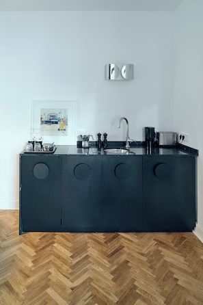 Apartment, Gartenblick | Eigene Küche | Herdplatte, Geschirrspüler, Kochgeschirr/Geschirr/Besteck