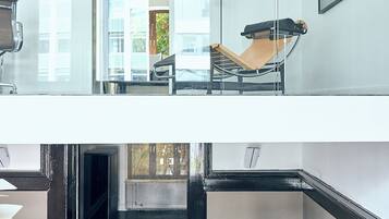 Duplex, Garden View | 1 bedroom, desk, laptop workspace, free WiFi