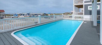 5BR 4.5BA House, 2nd Row, Ocean Views, Dog Friendly, Elevator, Pool, Sleeps 12