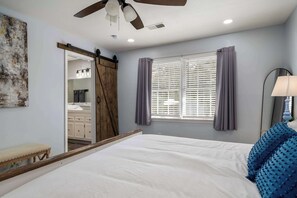 4 soveværelser, skrivebord, strygejern/strygebræt, weekendseng