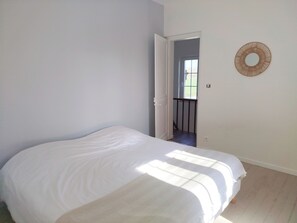 3 bedrooms, WiFi, bed sheets