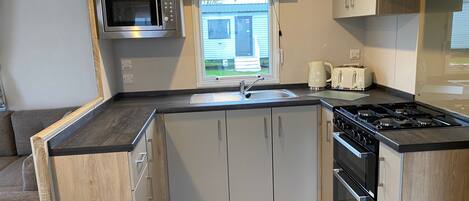 House | Private kitchen | Fridge, microwave, oven, stovetop