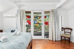 5 habitaciones, tabla de planchar con plancha, cuna de viaje y wifi