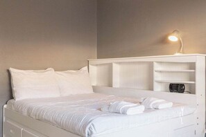 2 bedrooms, desk, iron/ironing board, travel cot