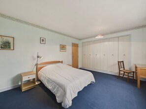 5 bedrooms, free WiFi