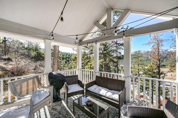 Property grounds - Tiny Home with Mountain Views, BBQ & Family Perks! (Woodland Park)