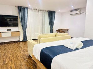 Deluxe Double or Twin Room | Free WiFi - Dreamscape by Fracspace (Hyderabad)