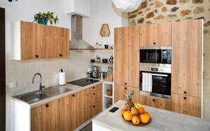 Refrigerador, microondas, horno, lavavajillas