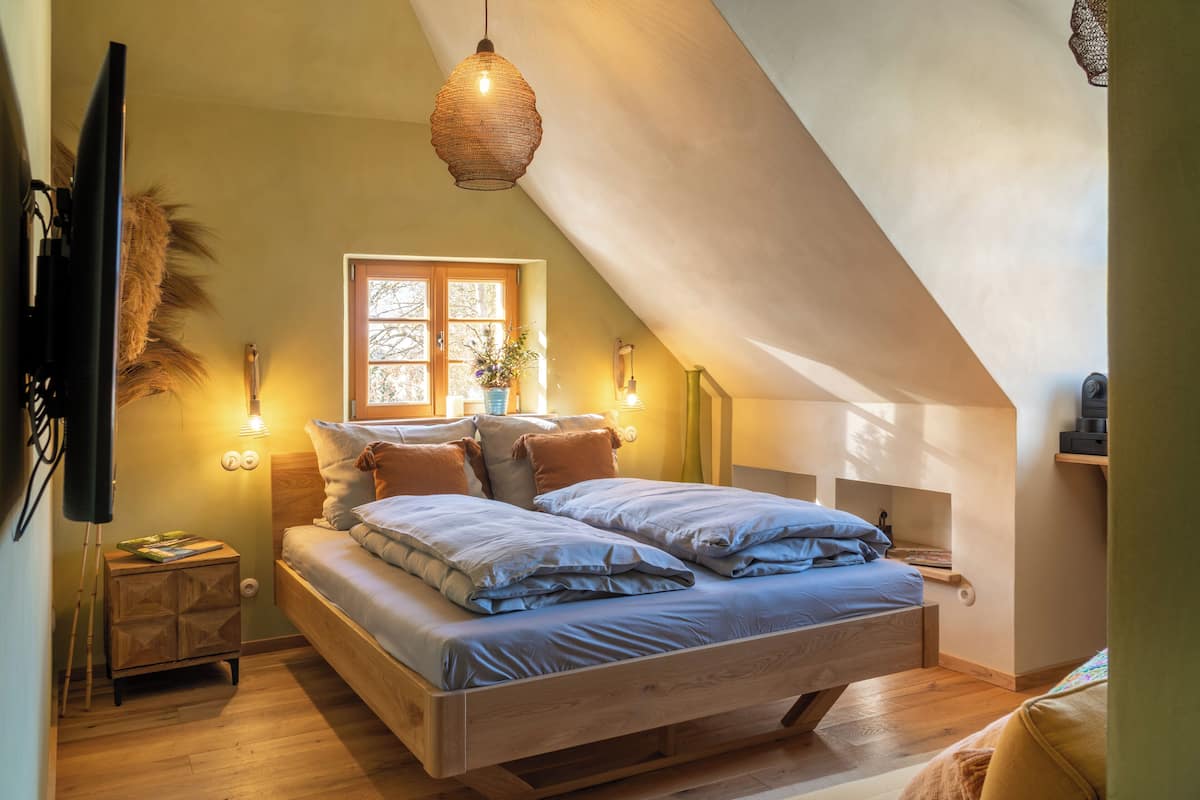 1. Das grüne Doppelzimmer | Geluiddichte muren, babybedden, gratis wifi, beddengoed