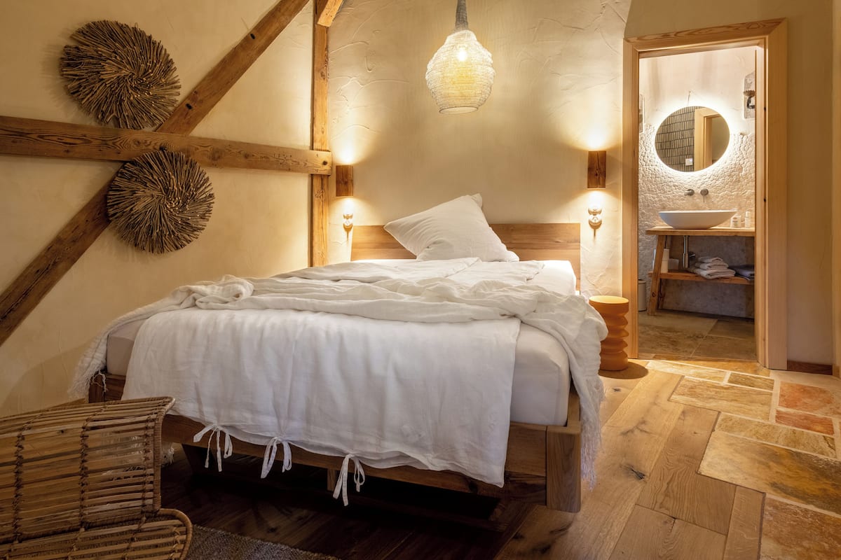 Geluiddichte muren, babybedden, gratis wifi, beddengoed